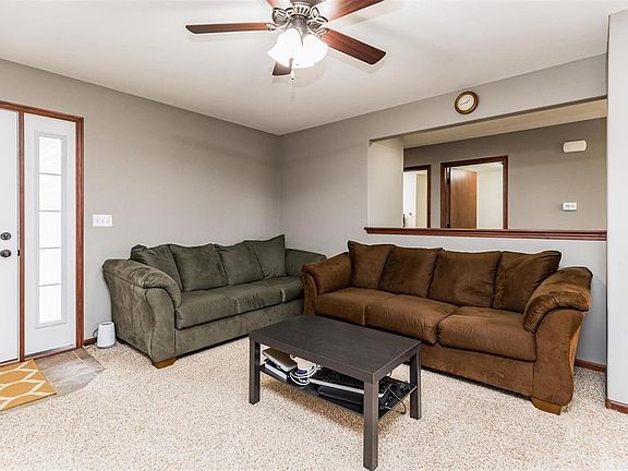 2nd image of 3237 Sherwood Pl