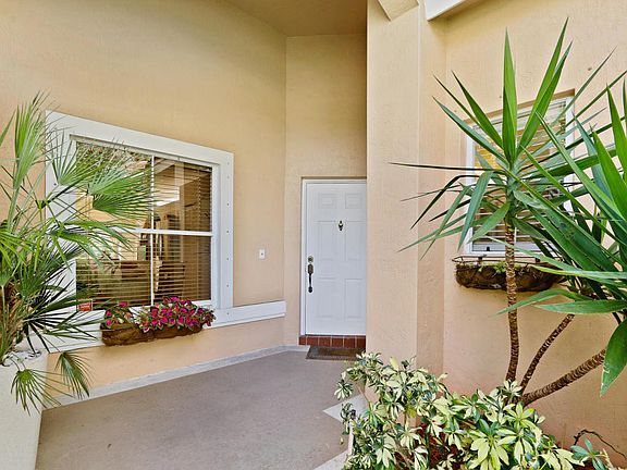 2nd image of 5230 Prairie Dunes Village Cir
