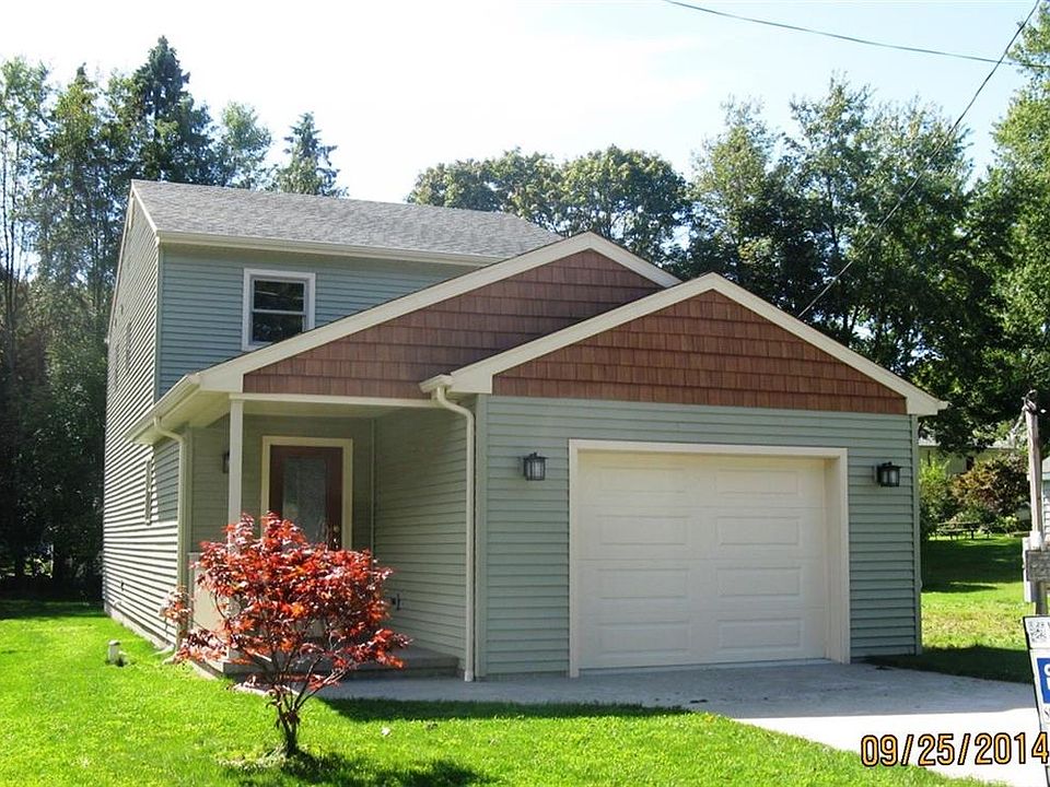 1st image of 117 Cherry St