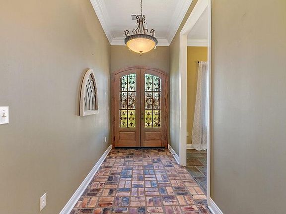 3rd image of 2770 Tioga Dr