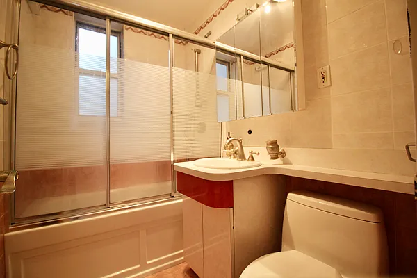 Sold by Hagstrom Management Inc | media 6