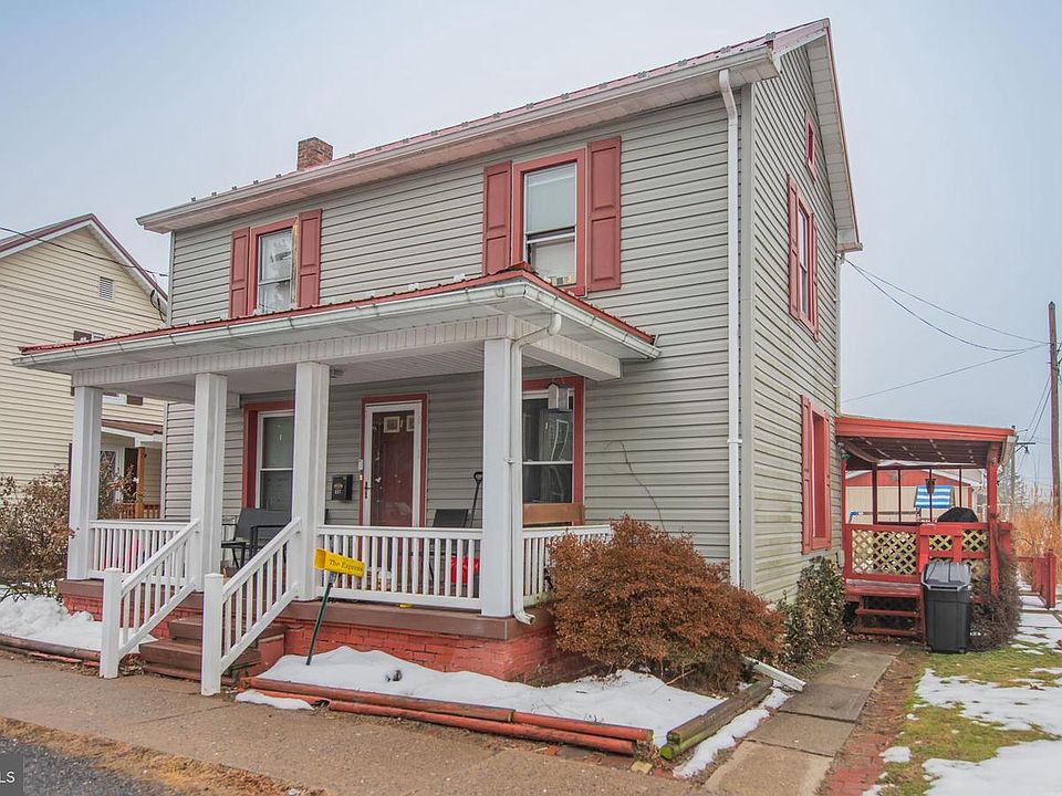 1st image of 117 N Chestnut St