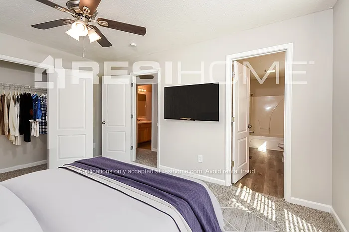 303 Kayla Ct — Photo 8