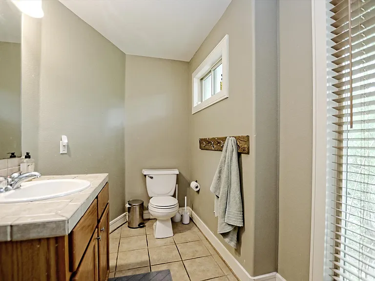 2605 De Soto Dr — Photo 13
