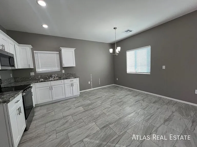 43 W Lester St — Photo 15