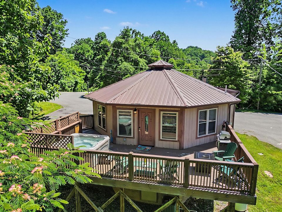 1st image of 717 Valley View Ln