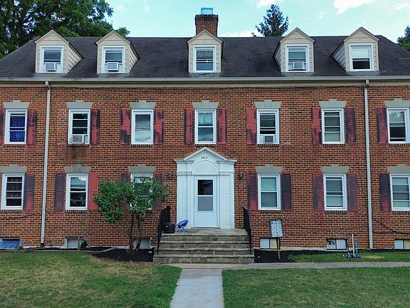 2nd image of 2813 Clarendon Ave NW