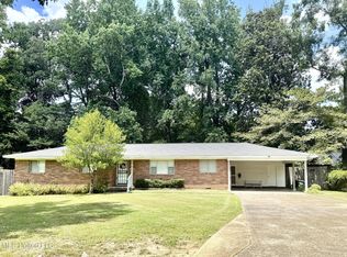 30 Oakhurst Dr, Natchez, MS 39120