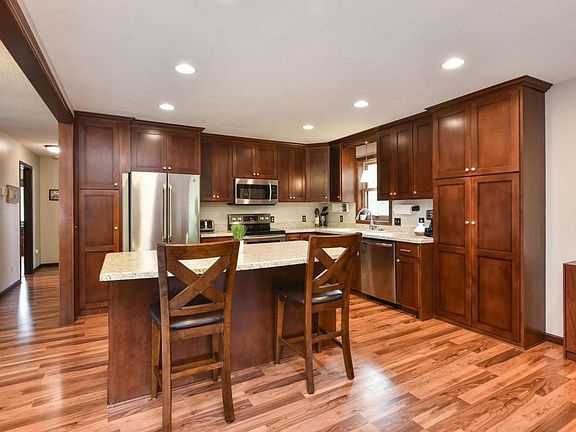 4th image of 11621 55th St NE