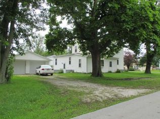 110 S 4th St, Clifton, IL 60927