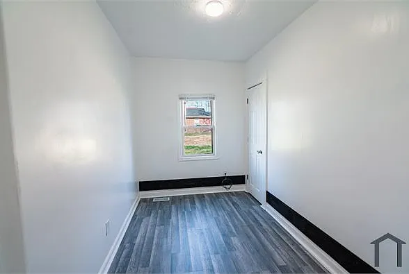 527 N 20th St — Photo 7
