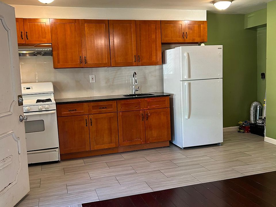 1st image of 2028 Rosalie St
