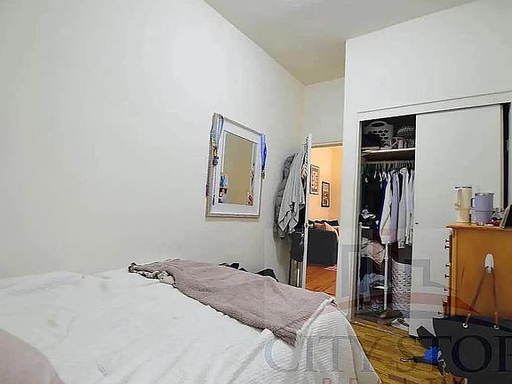 4th image of 203 W 85th St #2S
