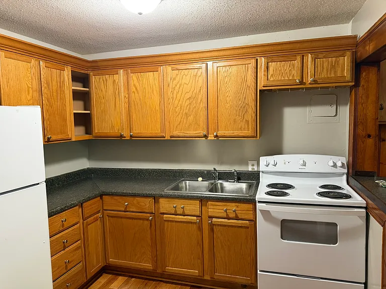 309 Avery Ave — Photo 8