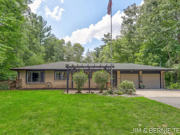 3104 53rd St, Hamilton, MI 49419
