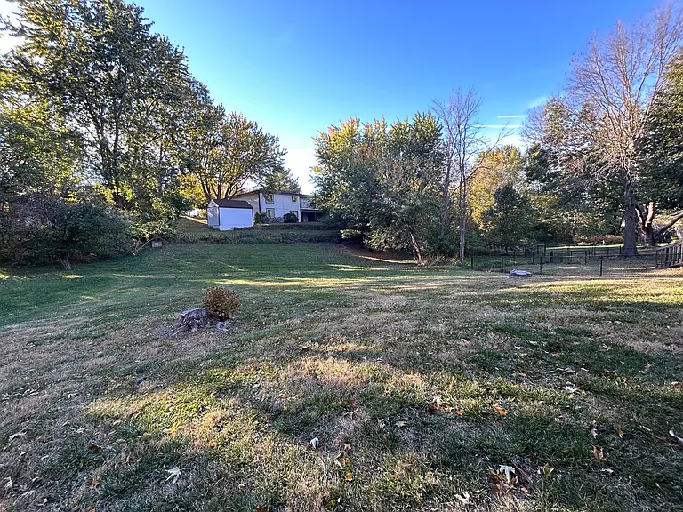 1828 N Ridge Dr — Photo 3