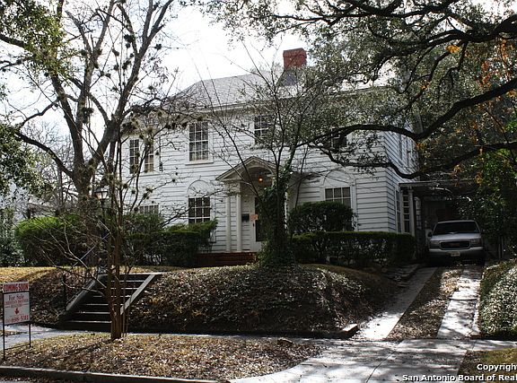 2nd image of 110 E Hollywood Ave