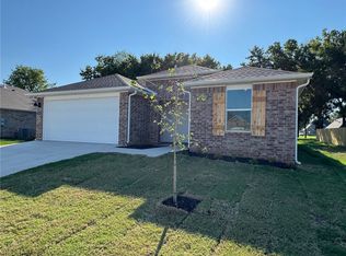 535 Arizona St, Farmington, AR 72730