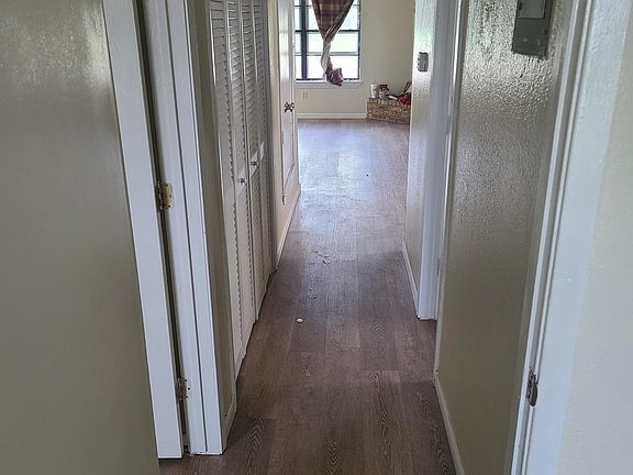 2nd image of 106 Cottonwood Ave APT B