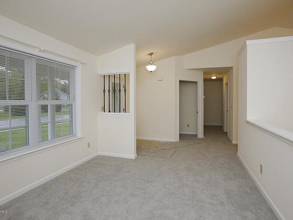 133 beacon ridge dr-105