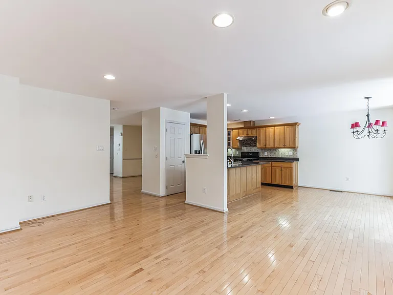 4 Hogan Way — Photo 12