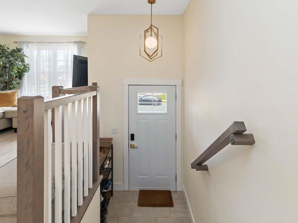 9 Chambers Ct, Halifax, NS B3R 0C6