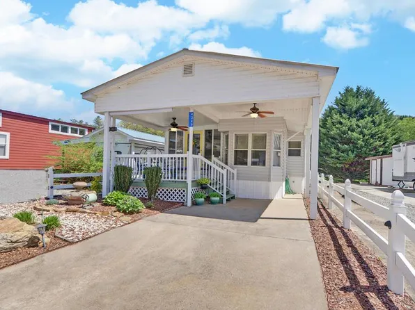 4349 Riverbank Run, Hiawassee, GA 30546