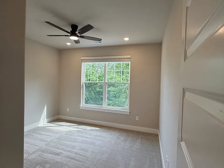 4 McHugh Ln #4 — Photo 15