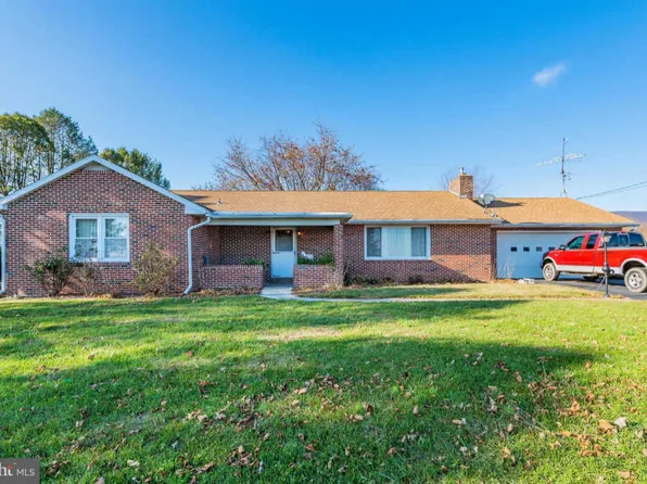 30 Lay Rd, Newville, PA 17241