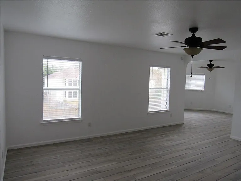 2107 Deer Creek Trl — Photo 22
