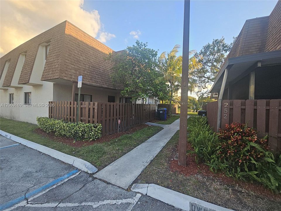 1st image of 253 San Remo Blvd #253