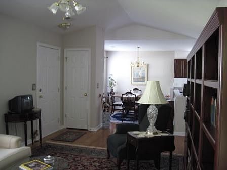 3rd image of 13 River Hill Ct