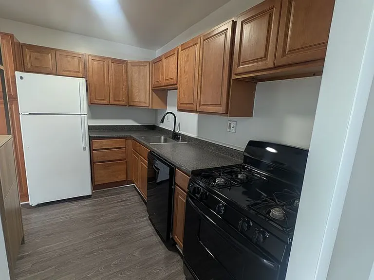 4001 Clarks Ln — Photo 5