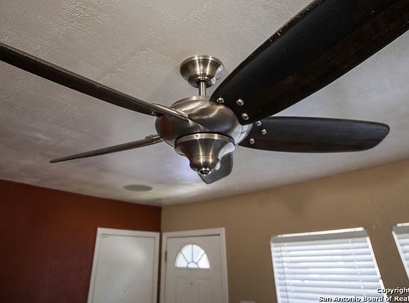 4th image of 4886 Aspenwood Dr