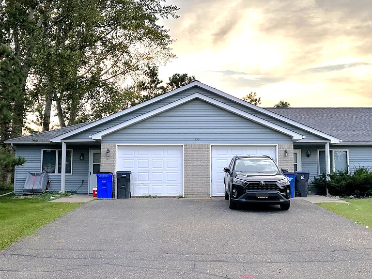 855 Highview Dr #A — Photo 1