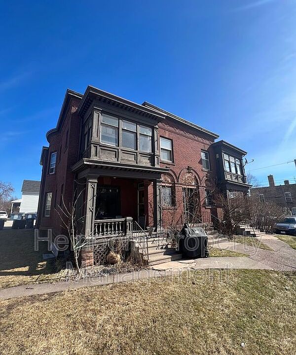 1st image of 108 S 14th Ave E