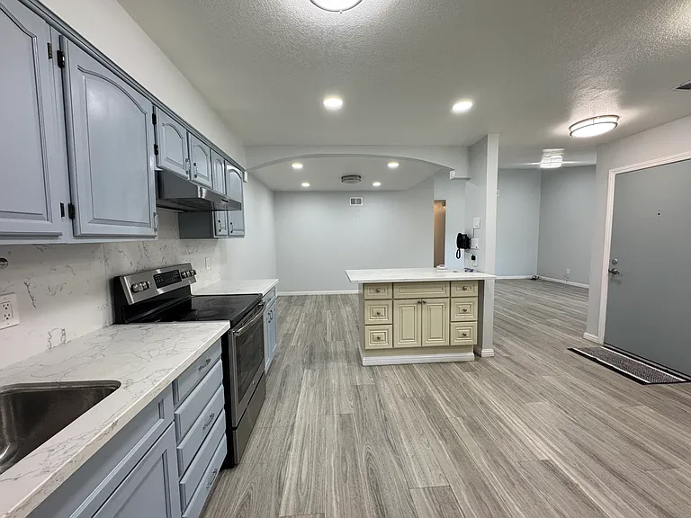 2130 Nottoway Ave — Photo 1
