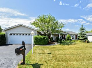 2005 Lake Churchill Dr, Grayslake, IL 60030