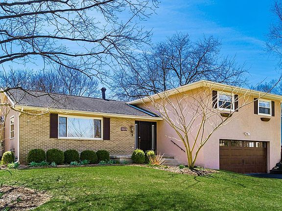 3rd image of 3791 Darbyshire Dr