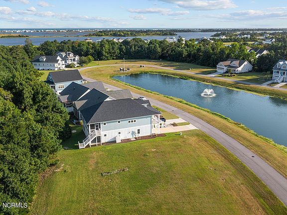 3rd image of 852 Lake Willow Way LOT 118