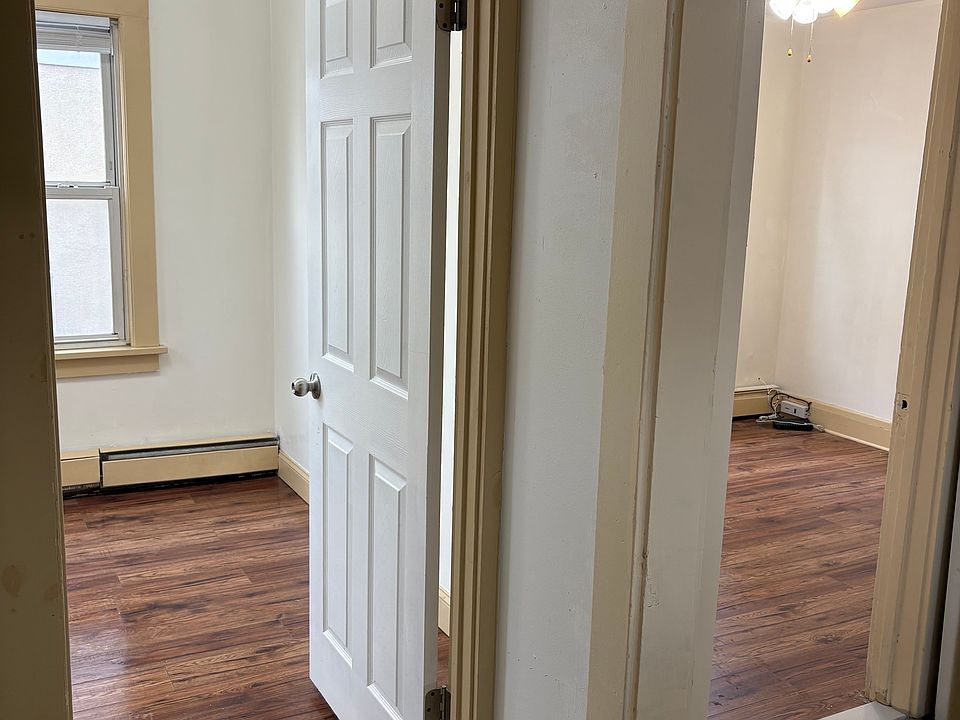 1st image of 314 S Ave E #1