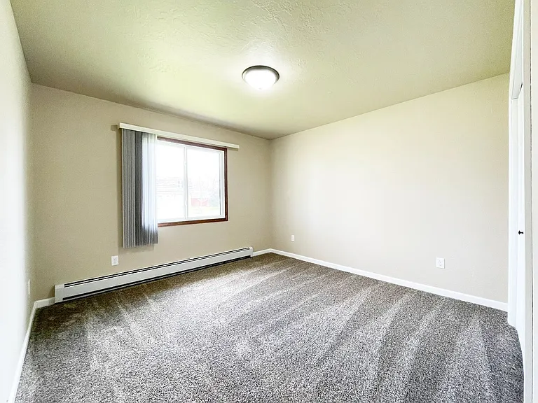 Royal Suites Apartments on Minot's North Hill — Photo 21