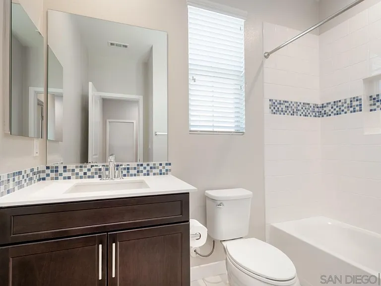 8753 Boulder Ln — Photo 16