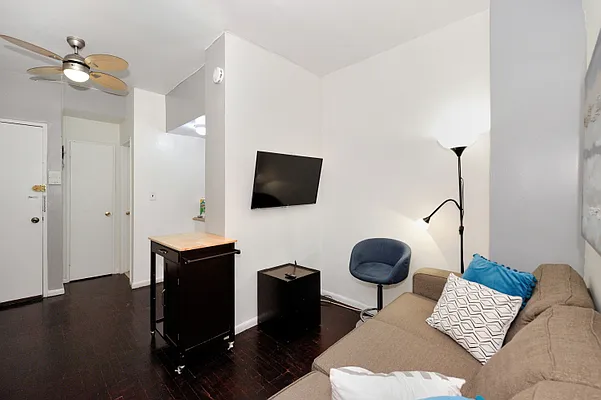 Rented by Furnished Habitat | media 13