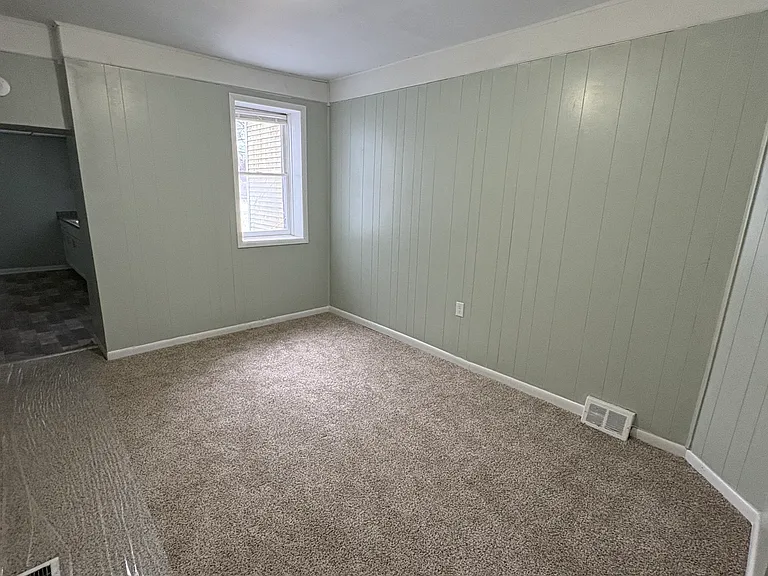 609 Dauphin St — Photo 5