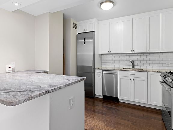 5th image of 360 E 72nd St APT A204