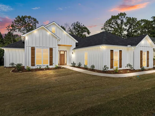 111 Pine Island Dr, Marshall, TX 75672