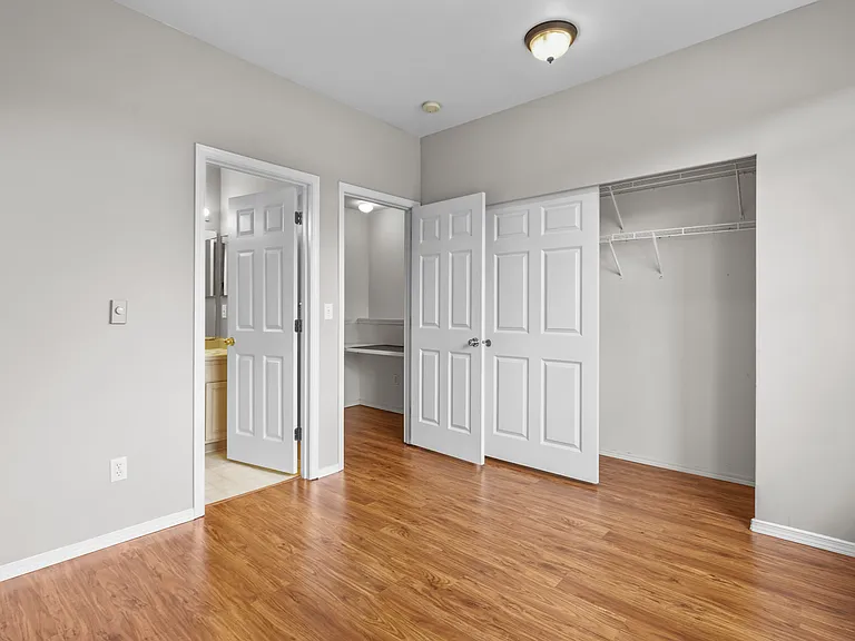 Guest bedroom showing closet.