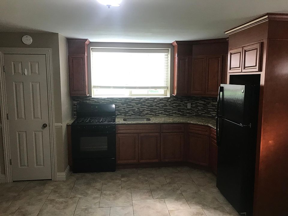 1st image of 85 Archwood Ave #A