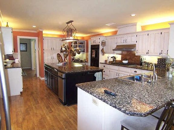 4th image of 61 Mid Pines Cir